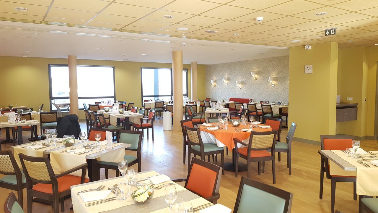 Residence Seniors Domitys Les Hautes Feuilles Реймс Экстерьер фото